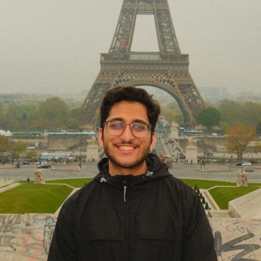 prof_pic_in_paris.jpg